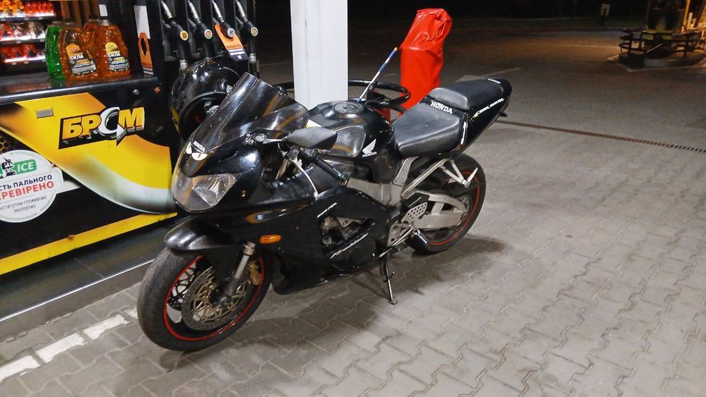 Honda CBR1000RR Fireblad СРОЧНО!