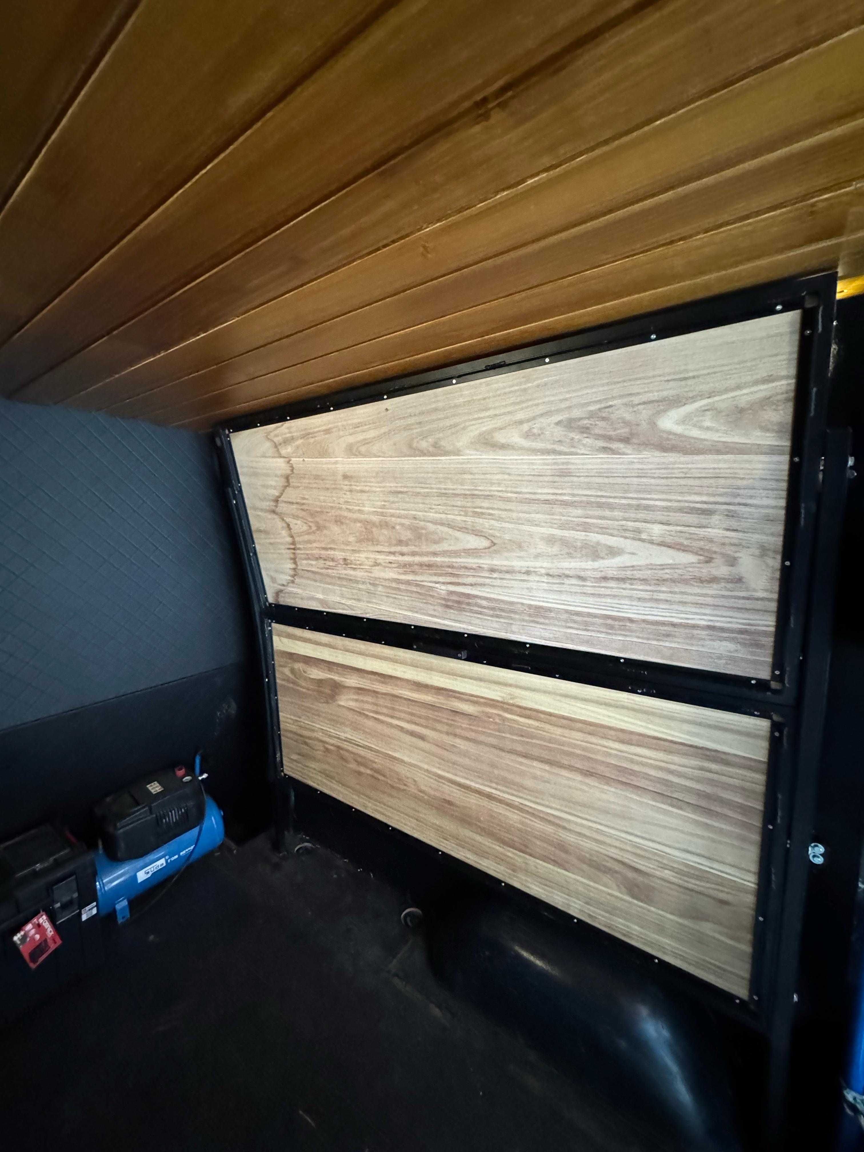 Łózko rozkładane do zabudowy Mercedes Sprinter  2 os.