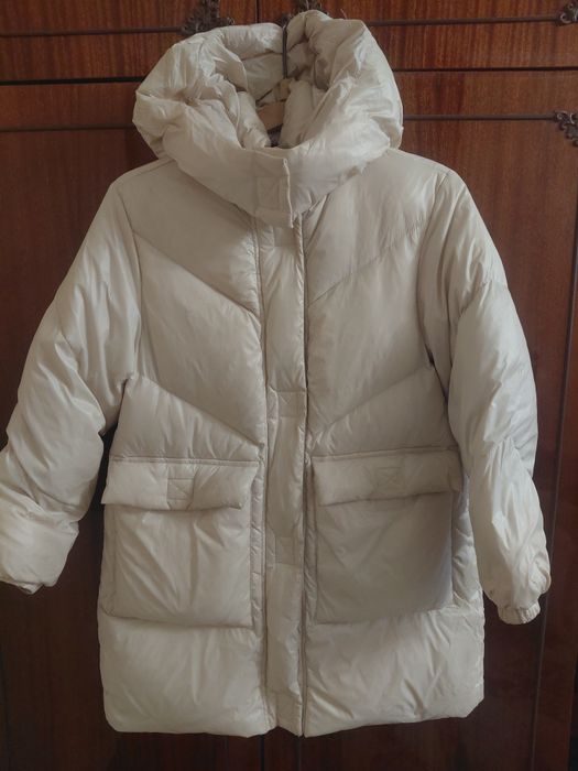 Классный теплый зимний пуховик на девочку