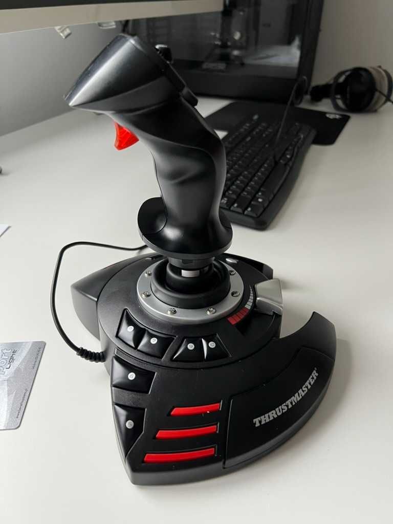 Joystick Thrustmaster T.Flight Stick X – jak nowy!