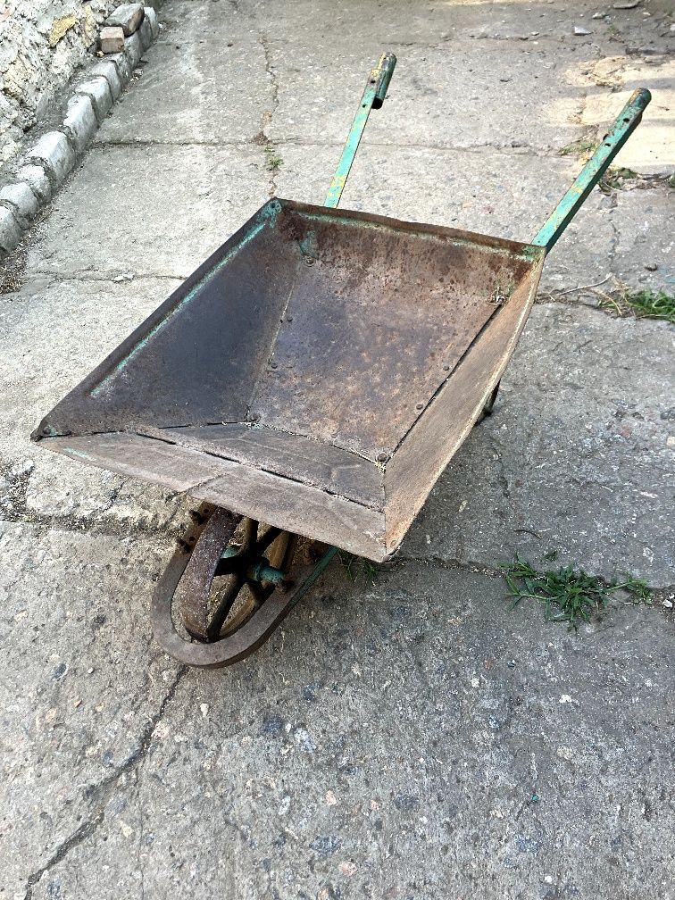 Тачка грузова міцна