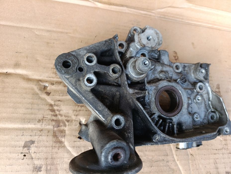 Масло насос 1.6 4G18 Mitsubishi Lancer 9 Space star