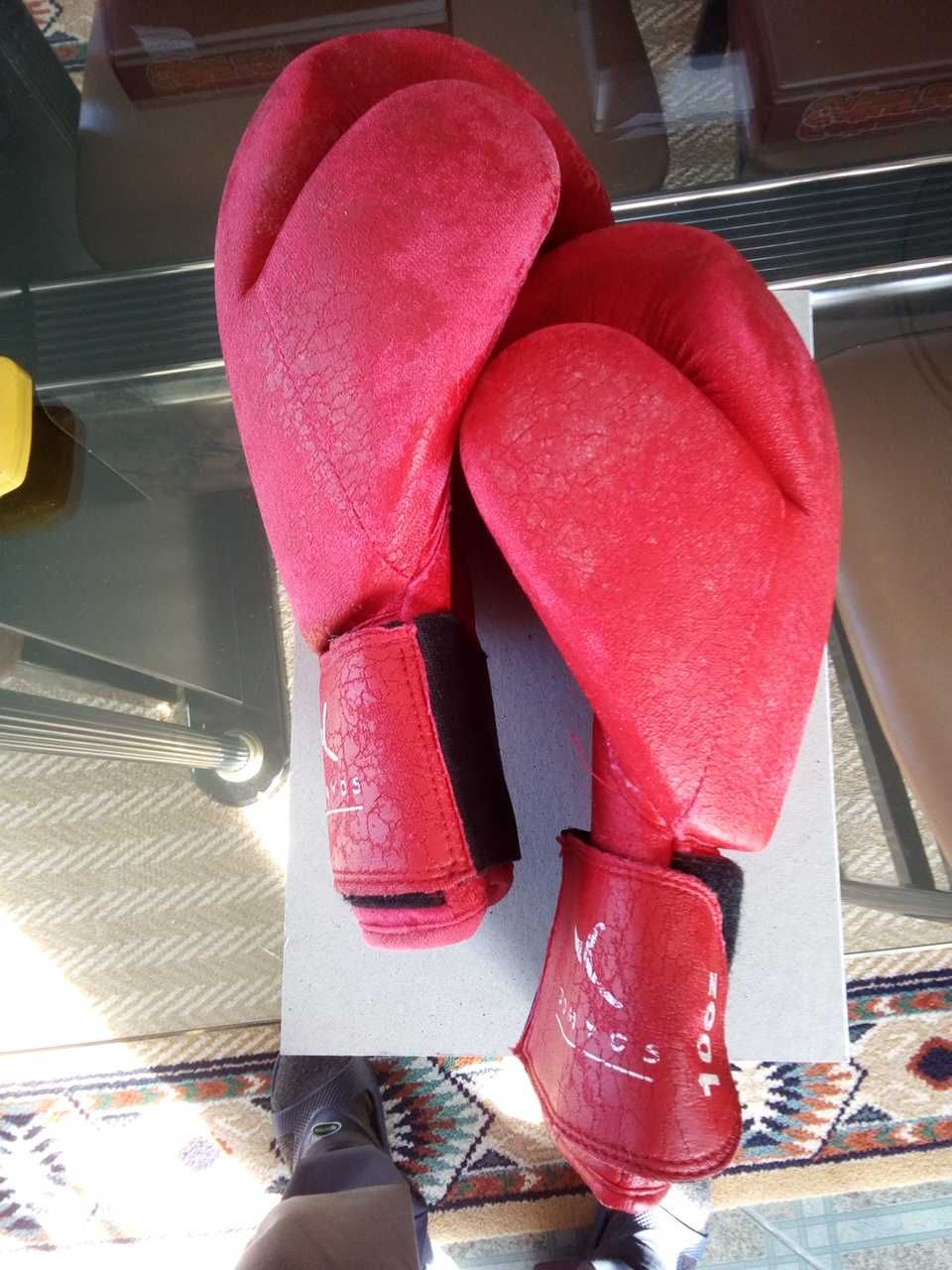 Par de luvas de Box ou para artes marciais da marca Domyos.