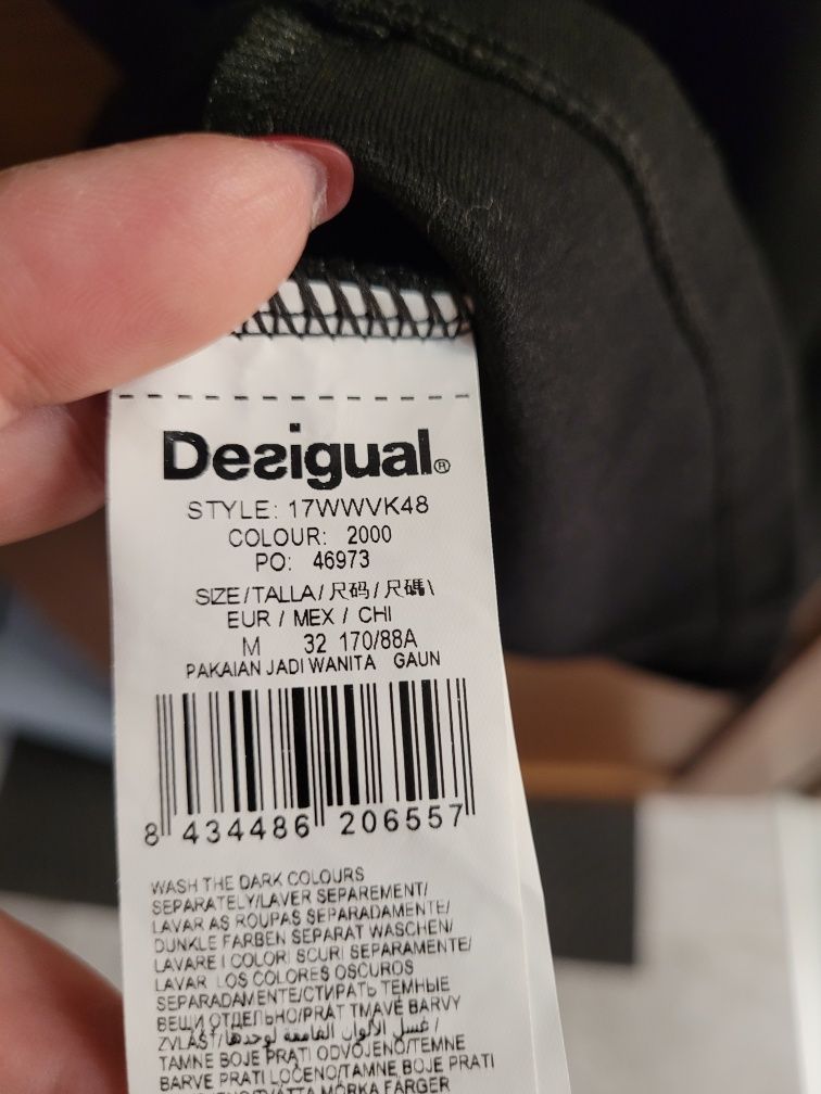 Sukienka Desigual raz noszona