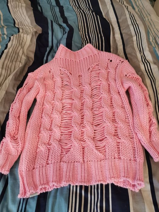 Sprzedam sweterek pół golfik kolor różowy nowy bez metki