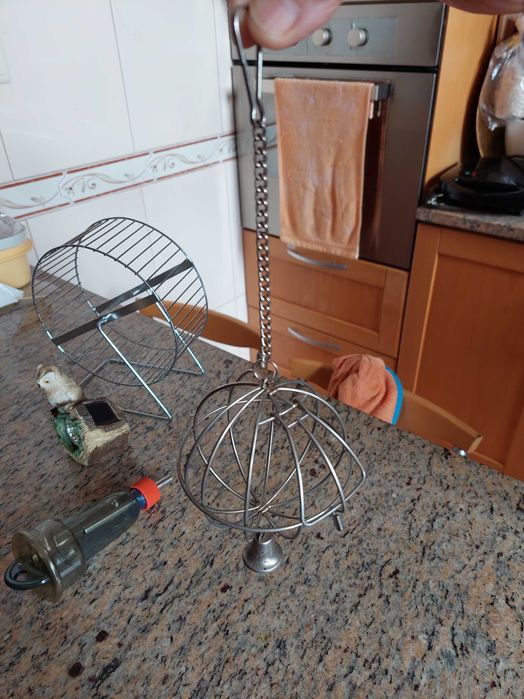 Banheira para chinchilas com acessórios