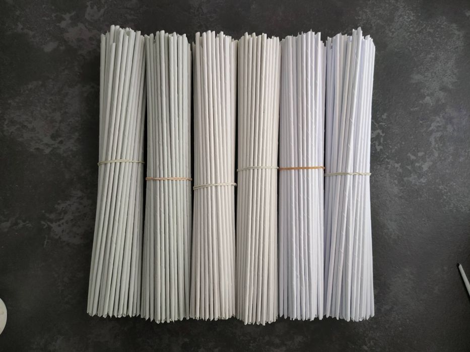 Rurki wiklina papierowa szare i białe 600 sztuk