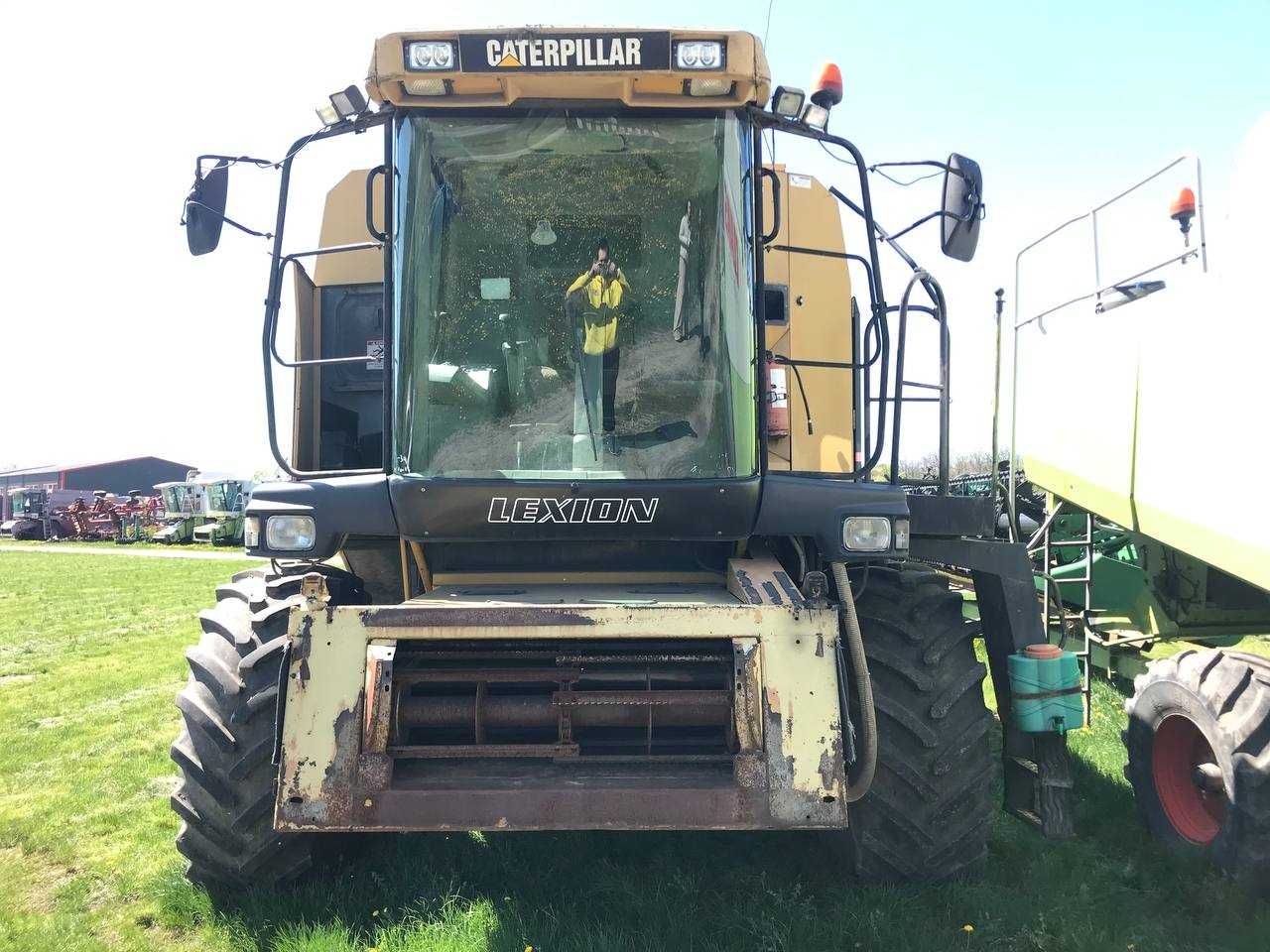 Пропонуємо до продажу комбайн CAT LEXION 470 2000 року.