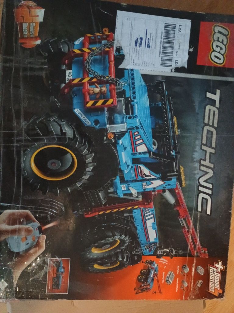 LEGO Technic - 42070 Terenowy holownik 6x6