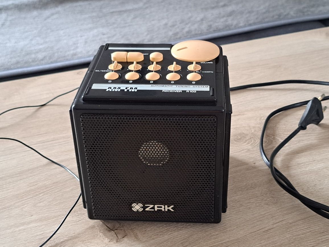 Stare Radio ZRK R102 tzw Kostka z czasów PRL-u Kasprzak Unitra AM FM