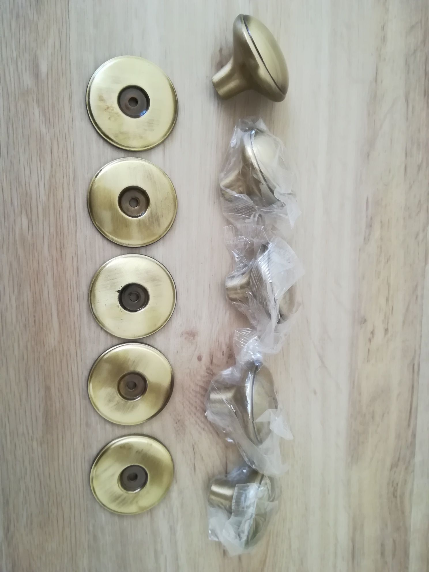 3 puxadores em latão novos