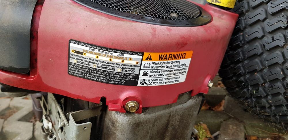 Silnik do traktorka Brighs&Stratton 11km.