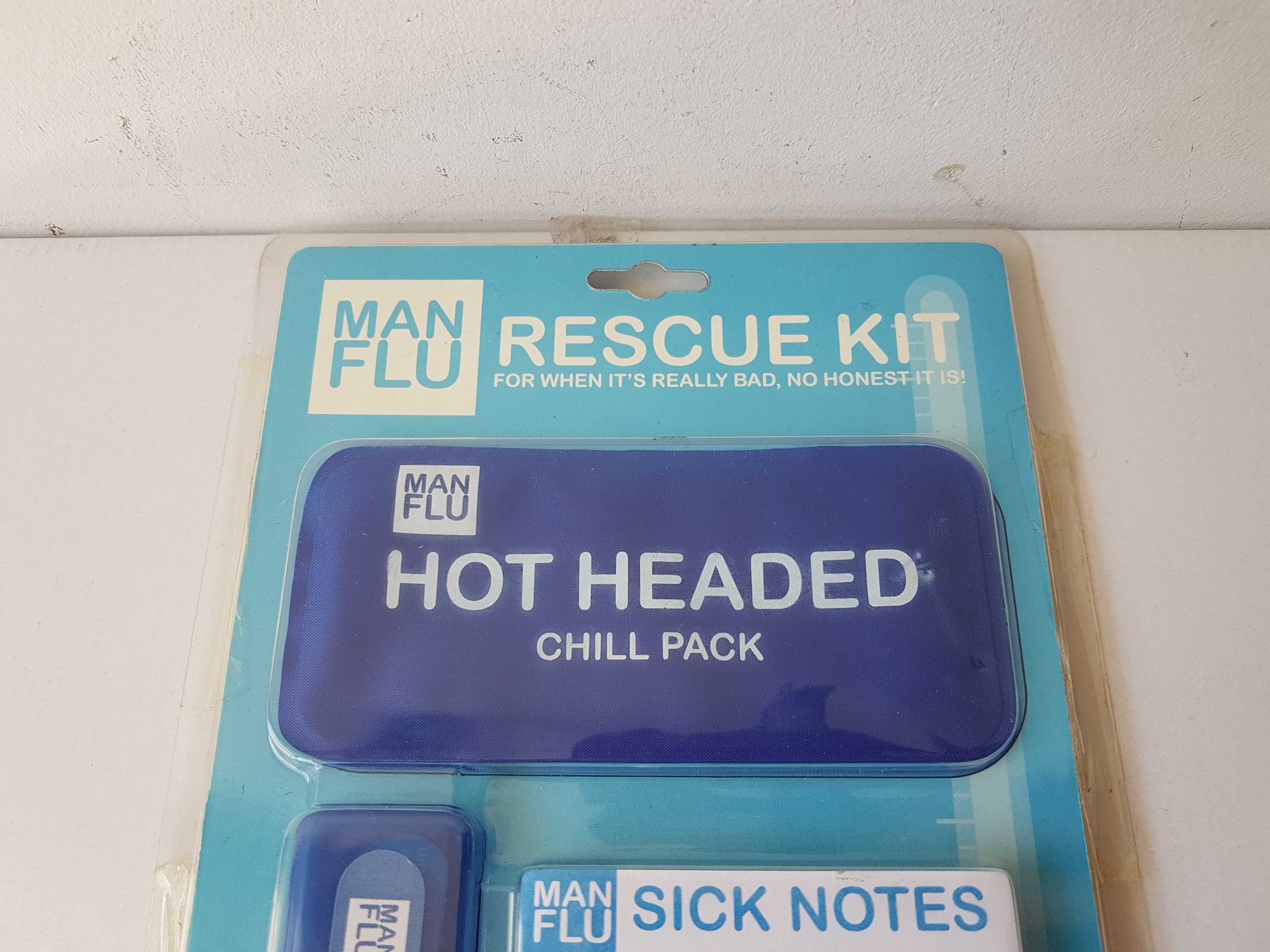 MANFLU Rescue Kit Zestaw dla mężczyzny Okład chłodzący czoło Termometr