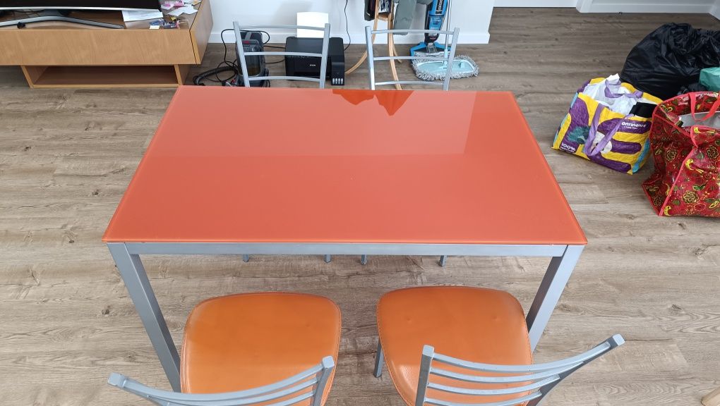 Mesa tampo laranja vidro 110x70x75 + 4 cadeiras NOVO PREÇO
