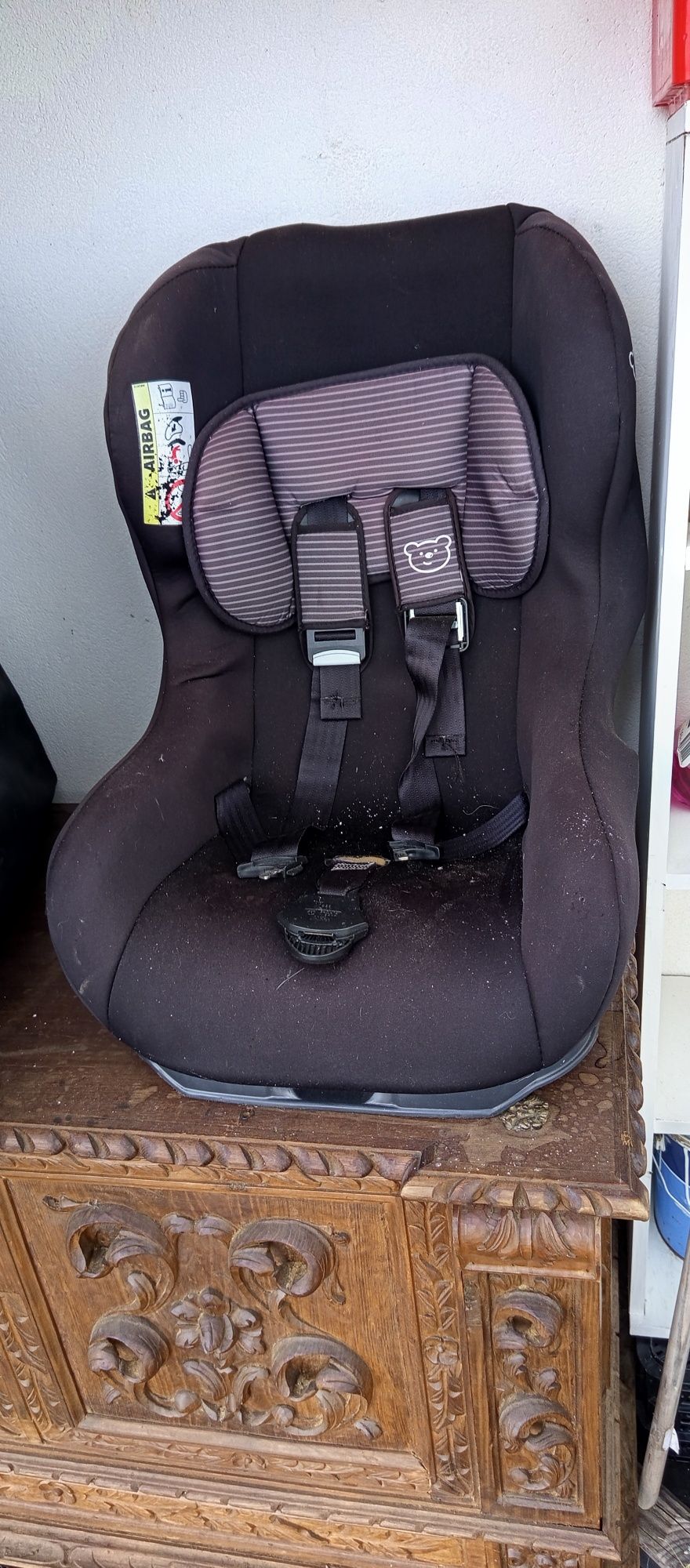 3 cadeiras auto iguais