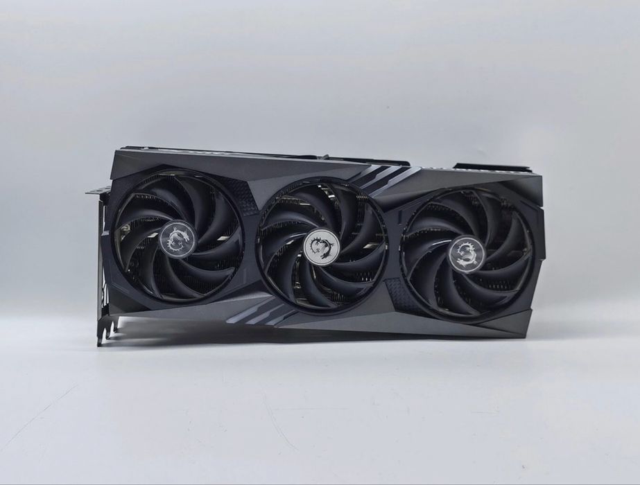 Відеокарти RTX 4090 MSI Gaming X Trio