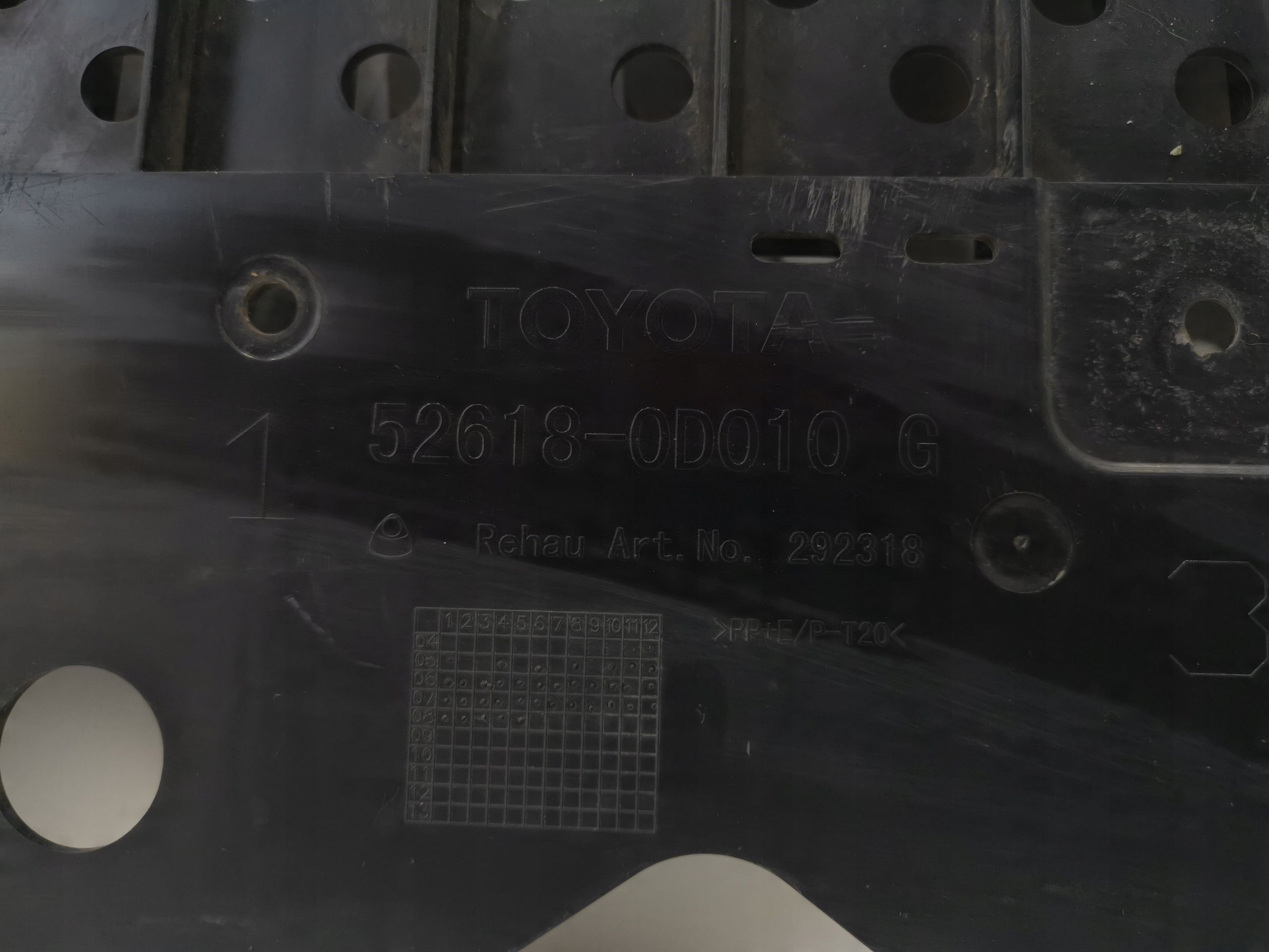 Yaris ii wzmocnienie osłona pod zderzak przód igła