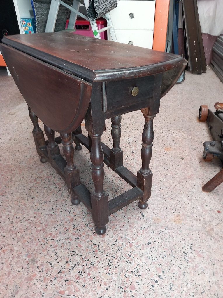 Mesa de abas pequena
