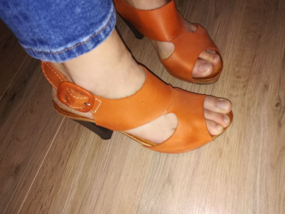 Buty carinii skóra 40