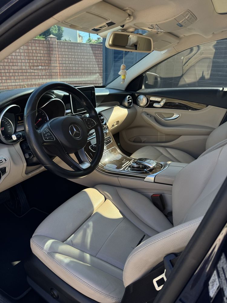 Продам Mercedes C-300 2014 року