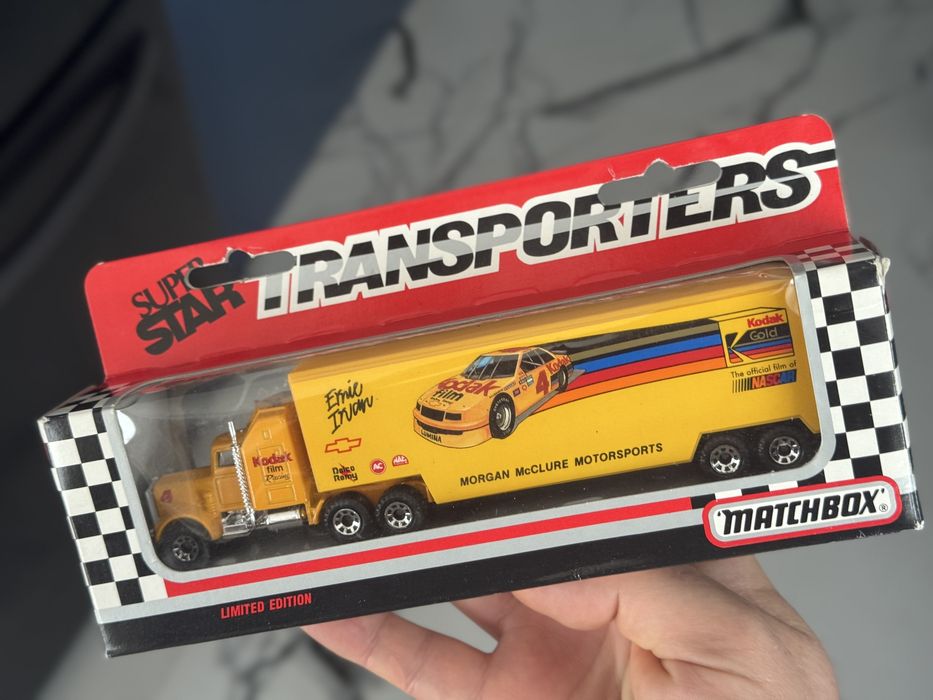 Matchbox Kenworth Aerodyne z naczepą TIR ciężarówka Hot Wheels 1:64