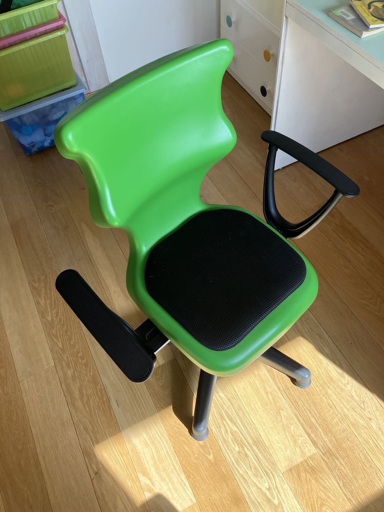 Krzesło dziecięce Entelo, rozmiar 3-4, podłokietniki, regulowane