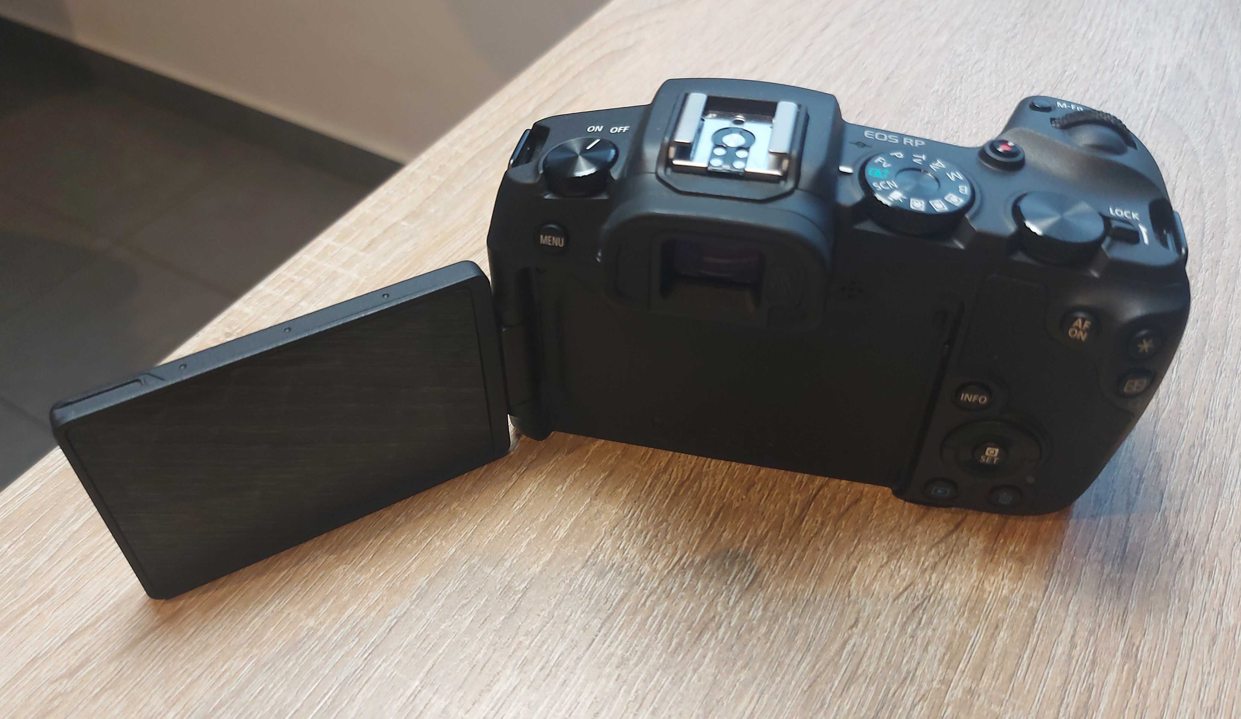 Aparat Canon RP i obiektyw z torbą w doskonałym stanie