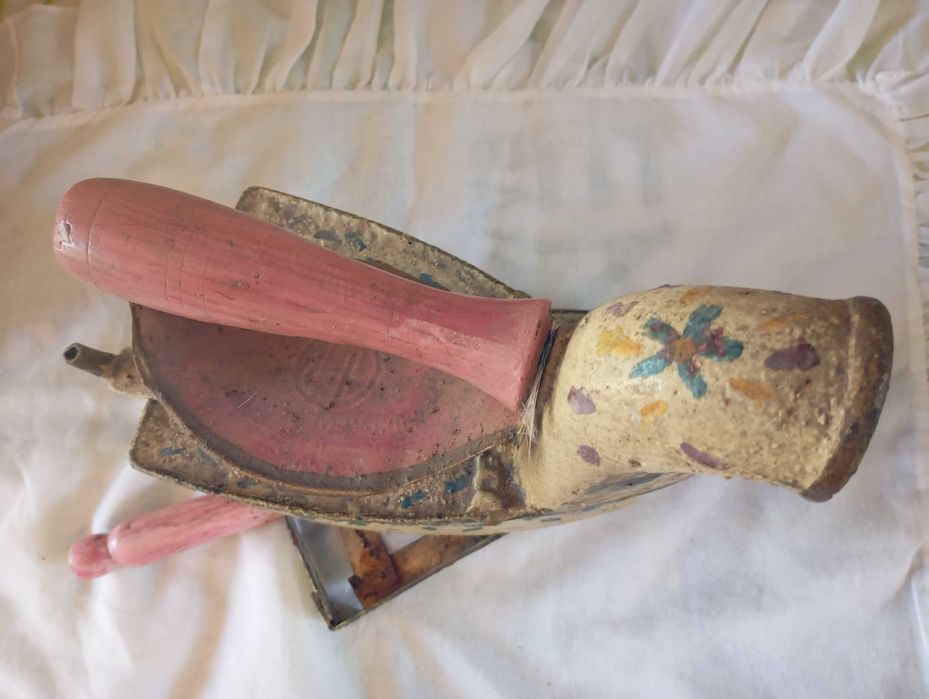 Ferro a carvão antigo