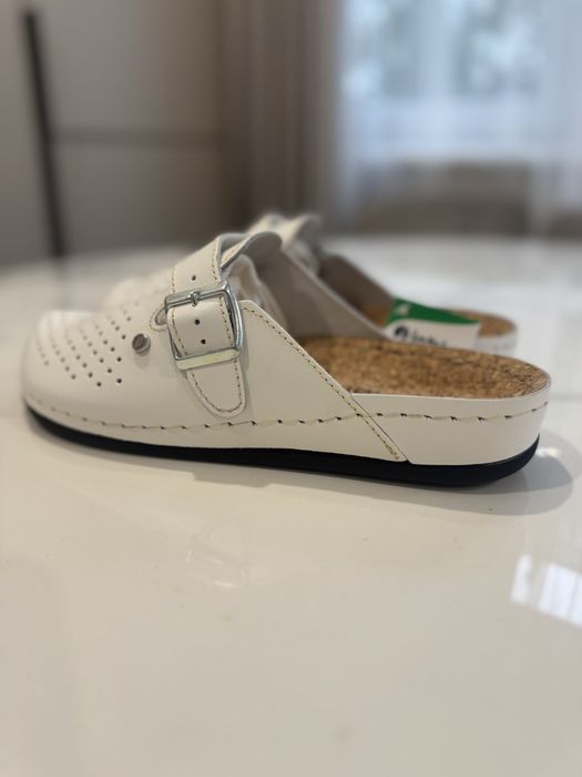 Шкіряні тапки Інблу.