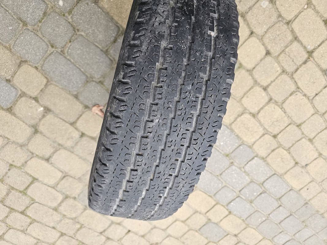 Opony zimowe Firestone Vanhawk Winter 215/70R15c 215/70/r15c