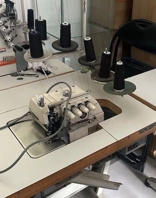 Sprzedam przemysłowy overlock Siruba, 5-nitkowy