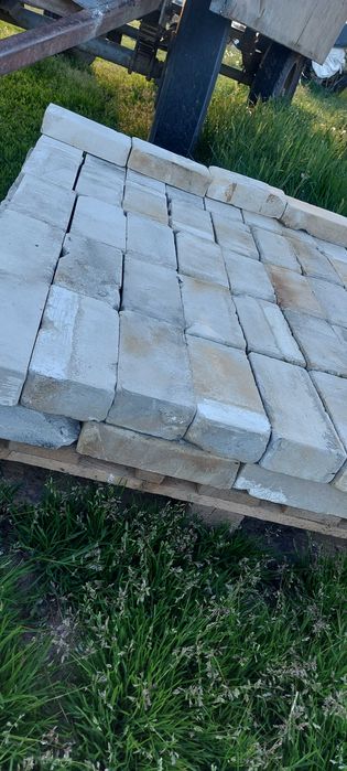 Cegła biała i czerwona  jak nowa