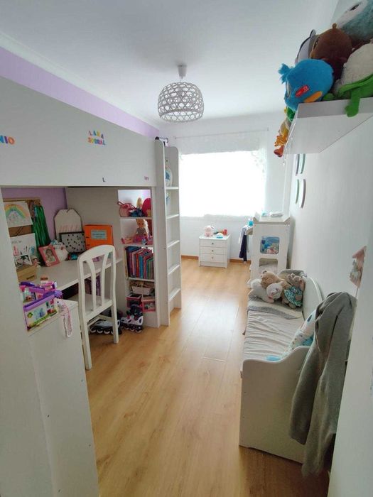 Farto do Barulho? Vende-se Sossego (com Casa T2 Incluída) em Azeitão!
