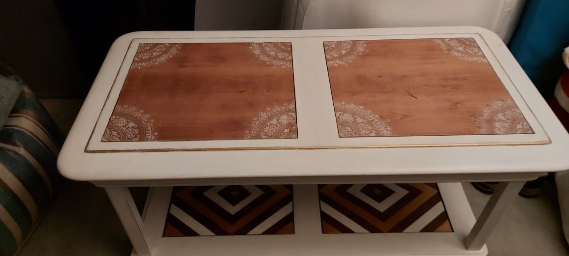 Mesa de sala ou de apoio