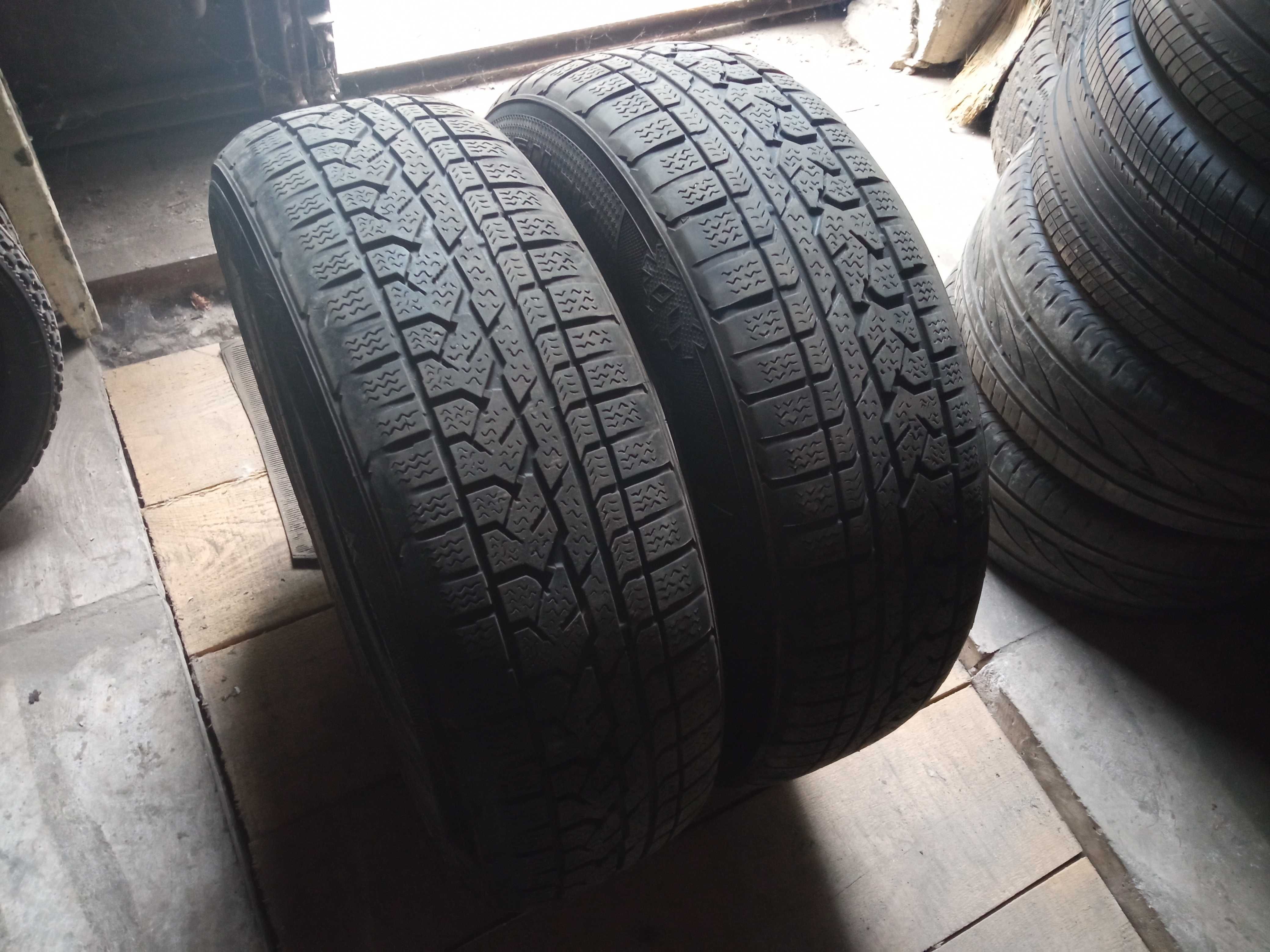 215/70 r16 Kumho I'Zen RV Asimmetrico резина зимняя пара 3000грн