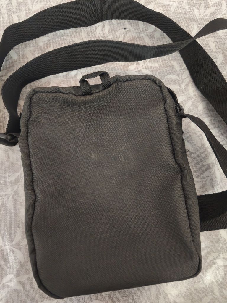 Bolsa da adidas.