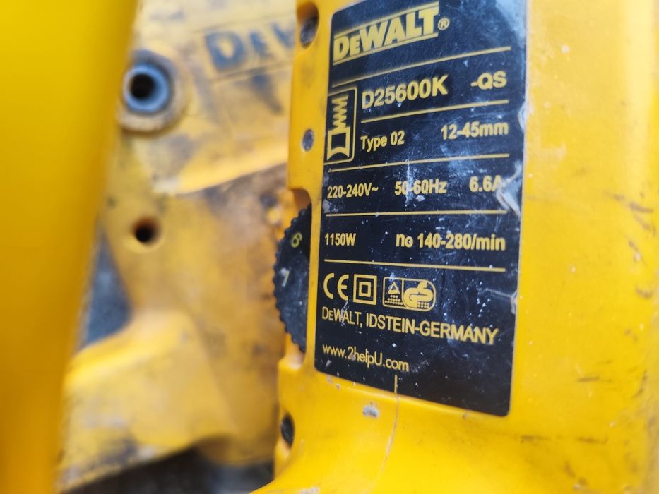 Dois martelos pneumáticos DeWalt