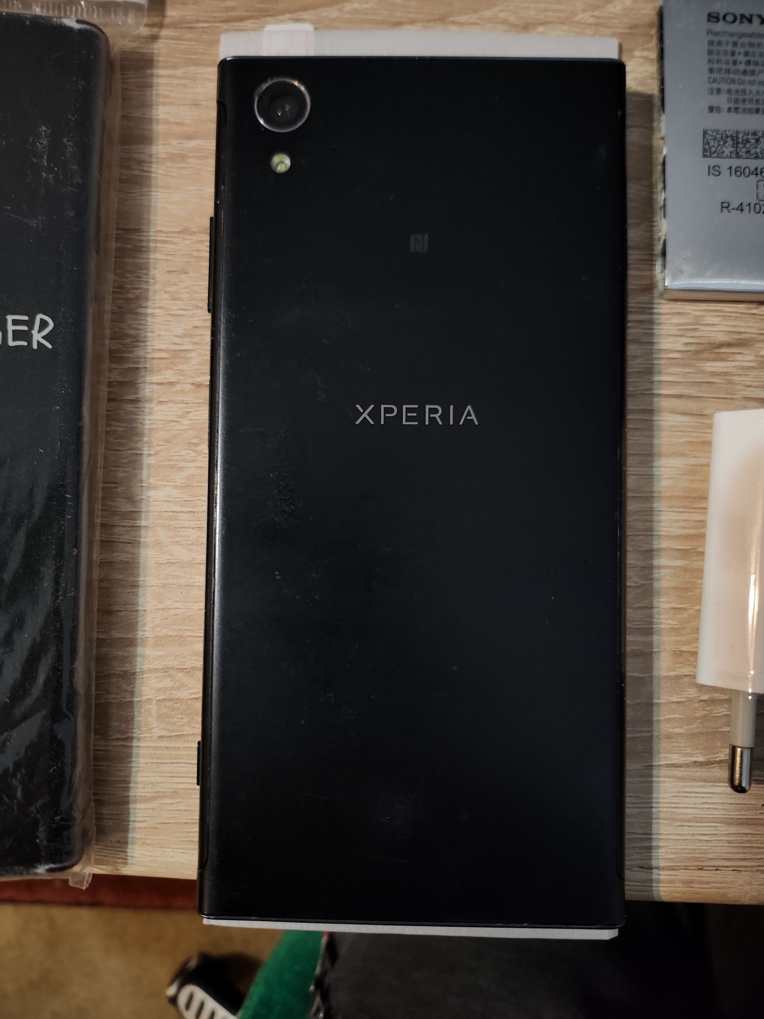 Sony Xperia XA1 Plus + motorola oppo samsung a8 j7 j6 s7
