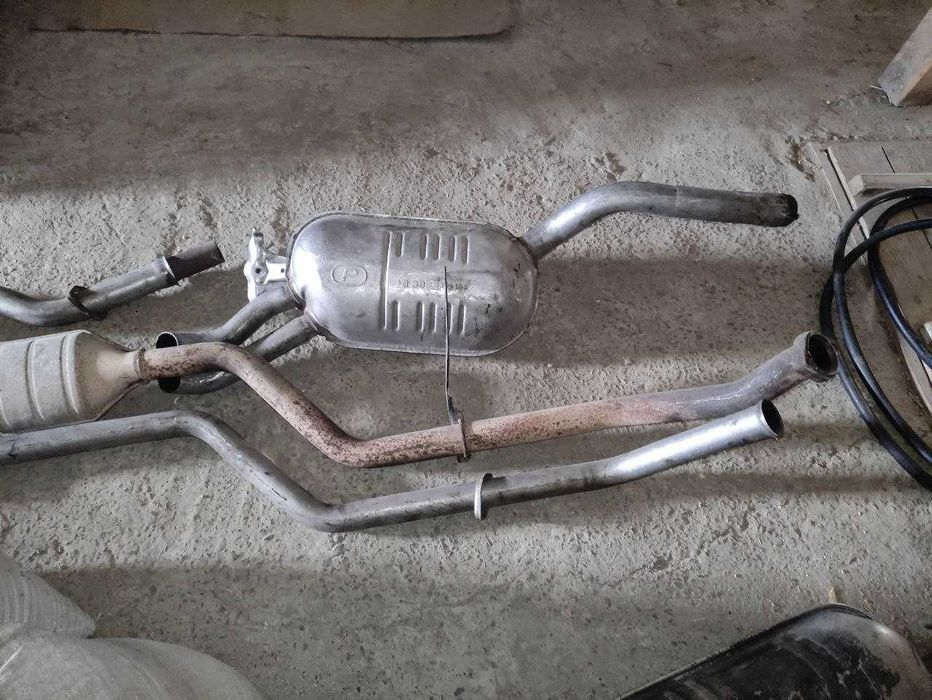 Вихлопна труба W124 Мерседес вихлоп E250 E300