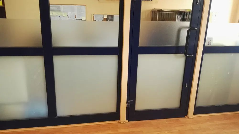Folia na szybę 100x50cm matowa ochronna szyby mleczna taras balkon