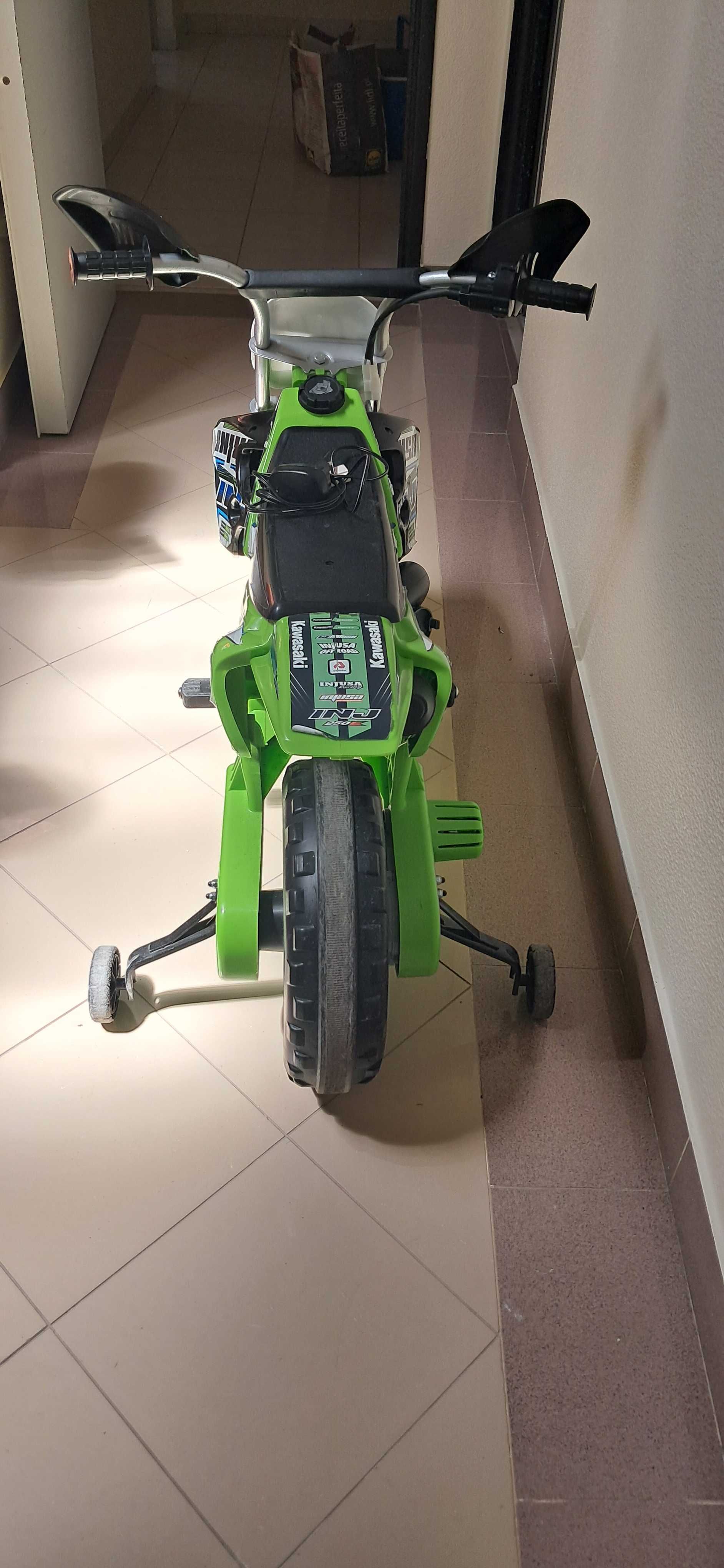 Mota elétrica para criança