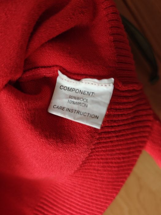 Sweter z wełny rozmiar S czerwony