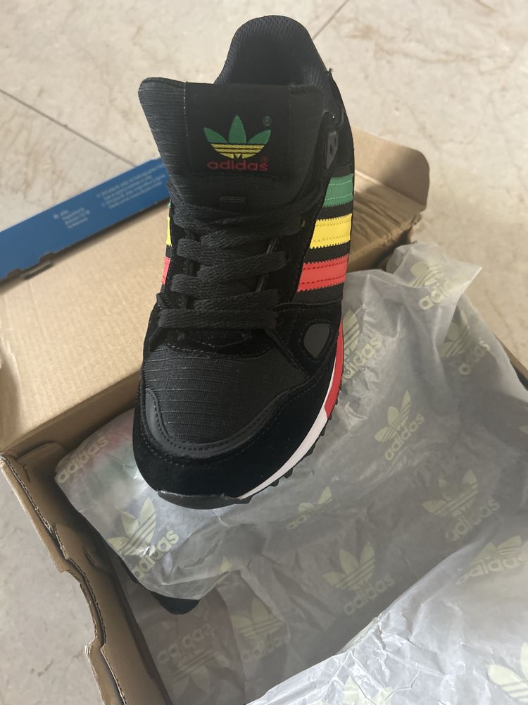 Tenis Adidas zx750
