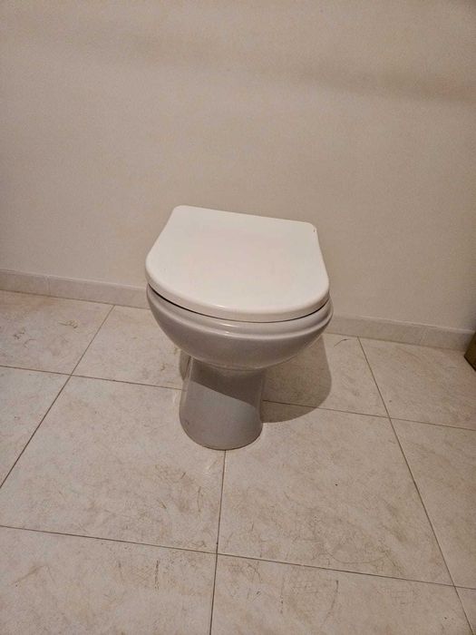 sanita com autoclismo + bidé