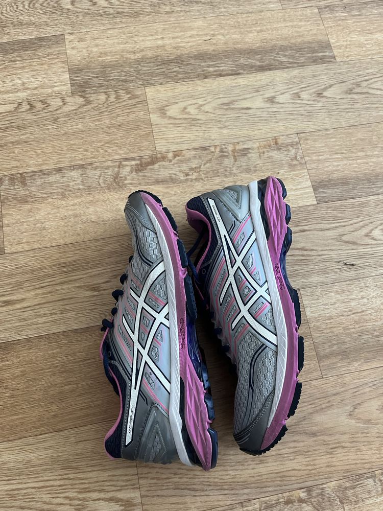 Кроссовки Asics GT-2000