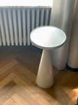 Stolik wielofunkcyjny – biel, metal, design