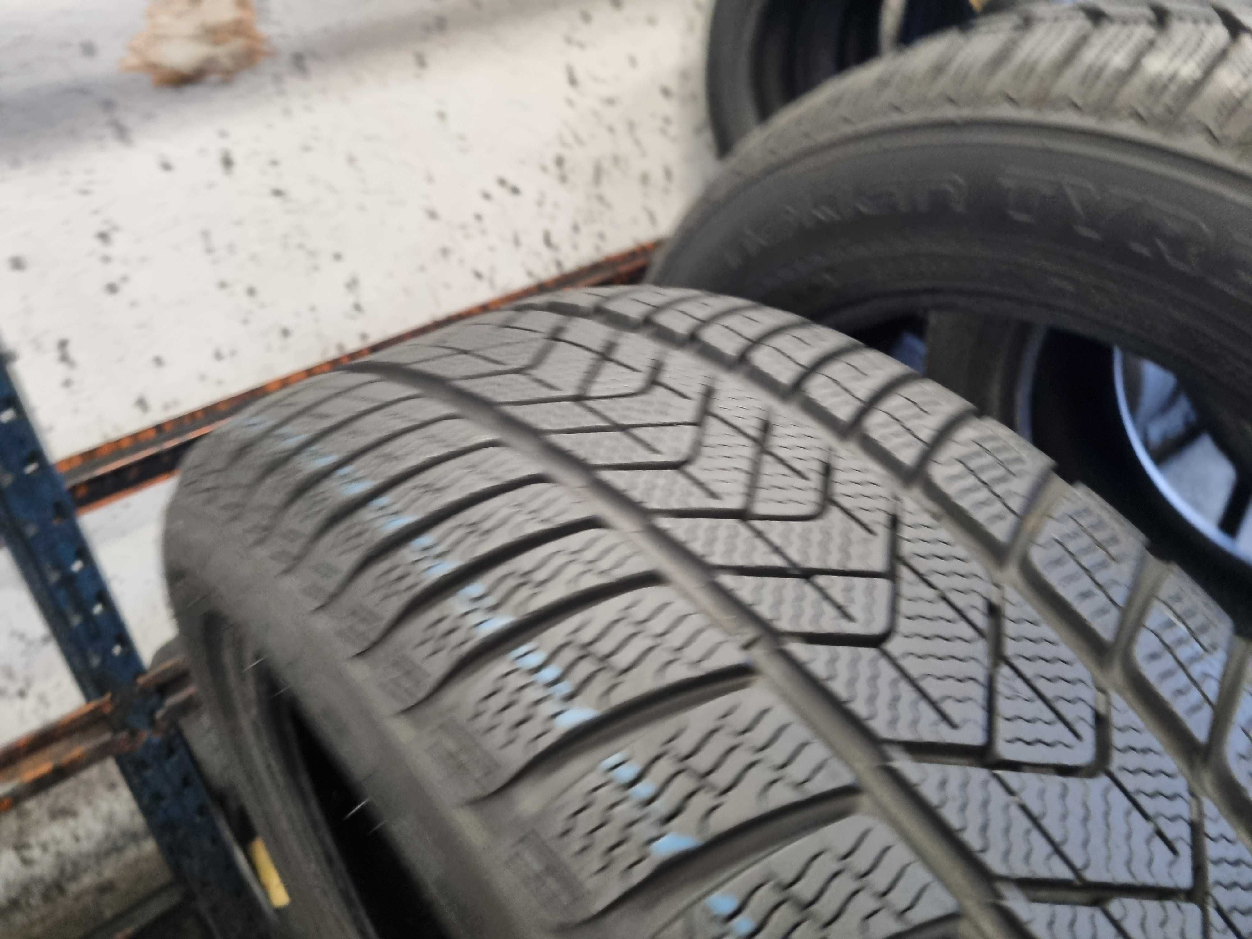 245/45/18 100V Pirelli Winter Sotto Zero 3* MO Dot.4620R