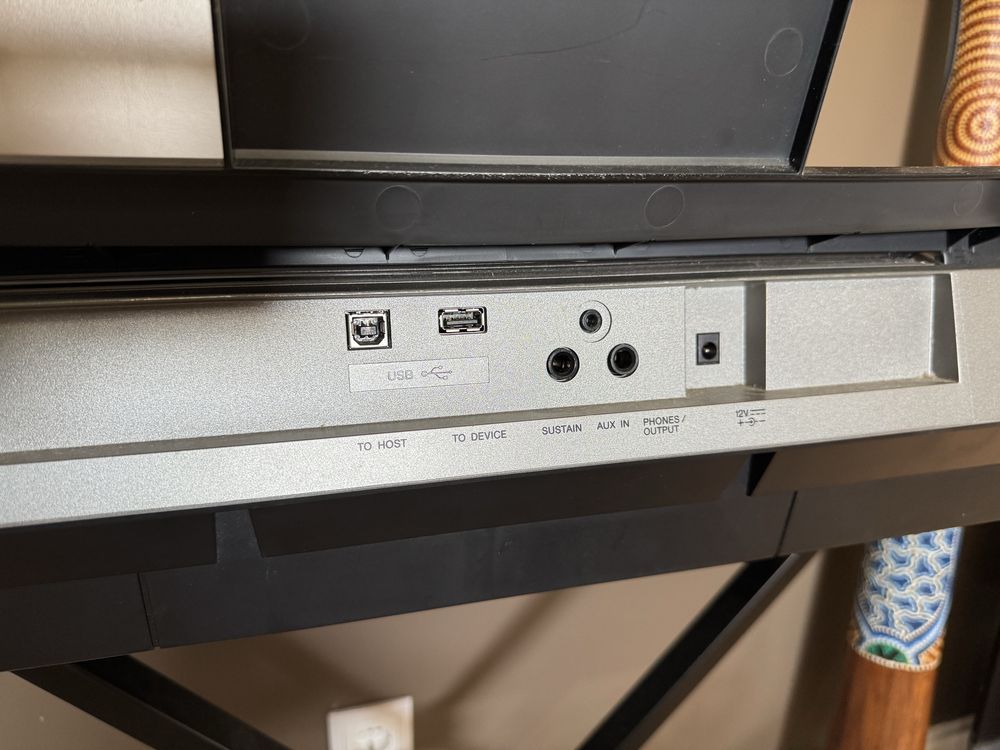 Teclado Yamaha PSR-E443