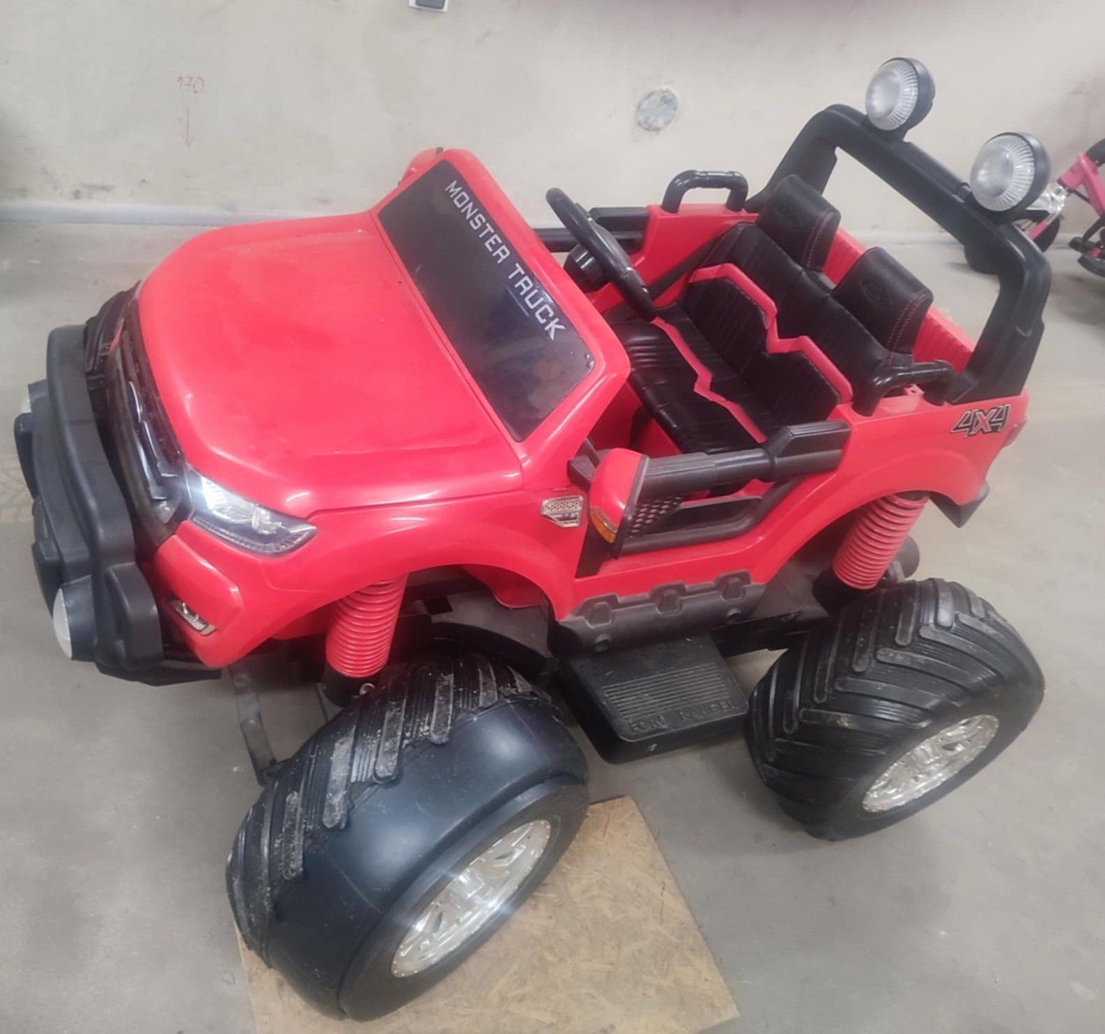 Ford monster truck jeep