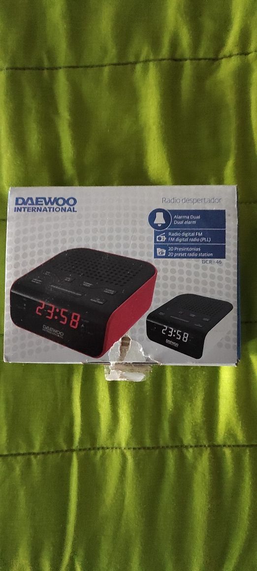Despertador Daewoo DCR-46W